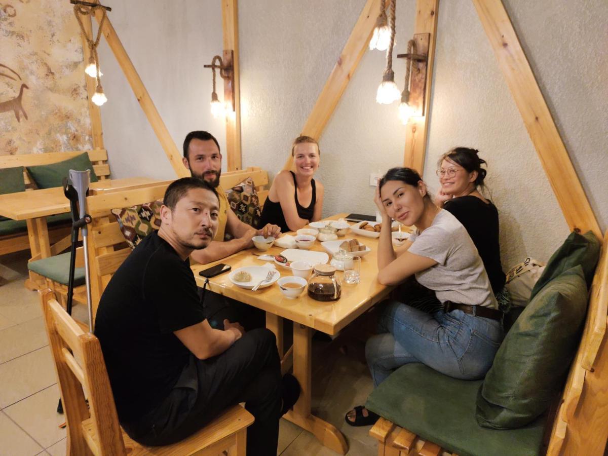Silkroad Guesthouse Bishkek Exterior foto