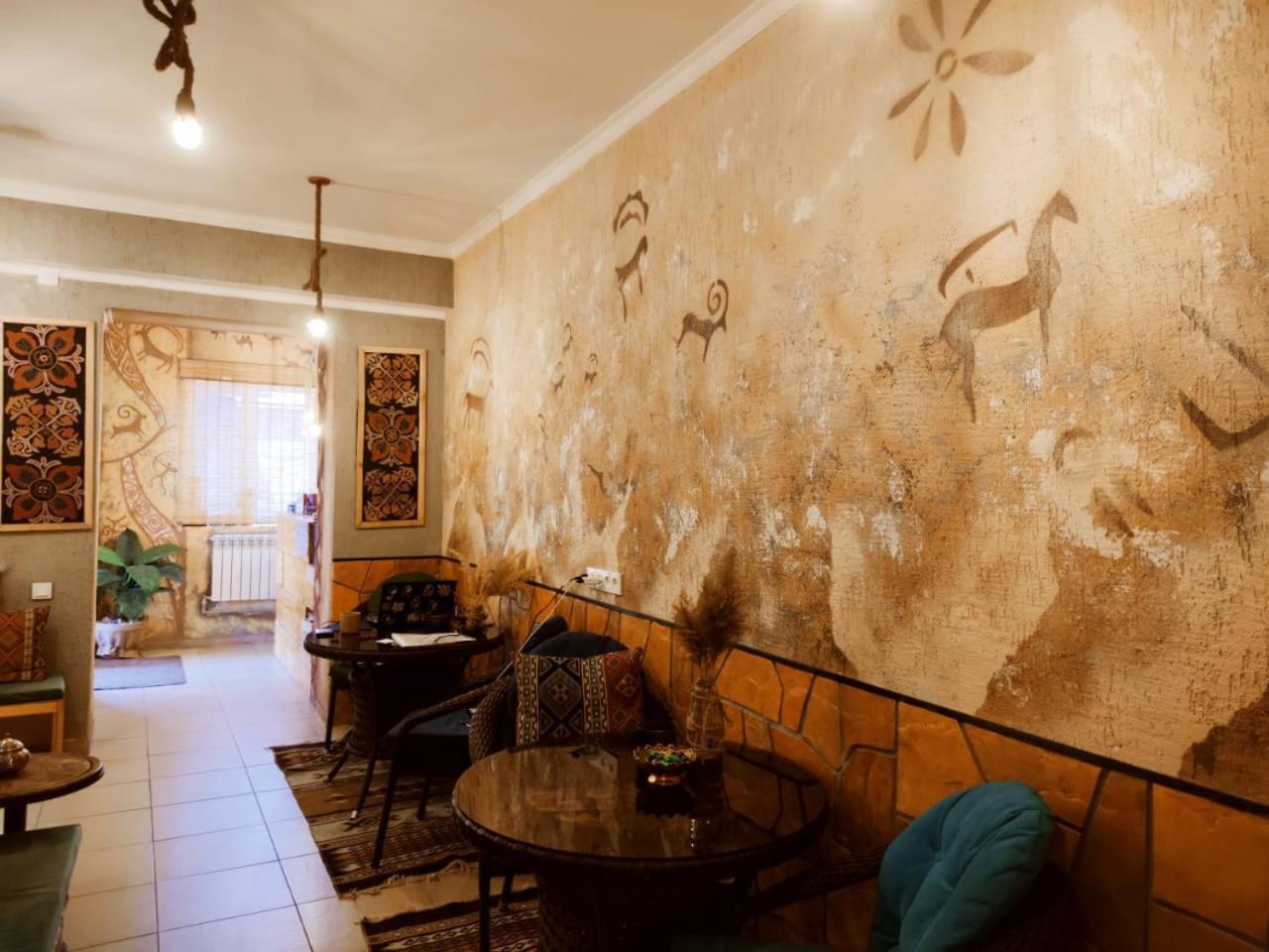 Silkroad Guesthouse Bishkek Exterior foto